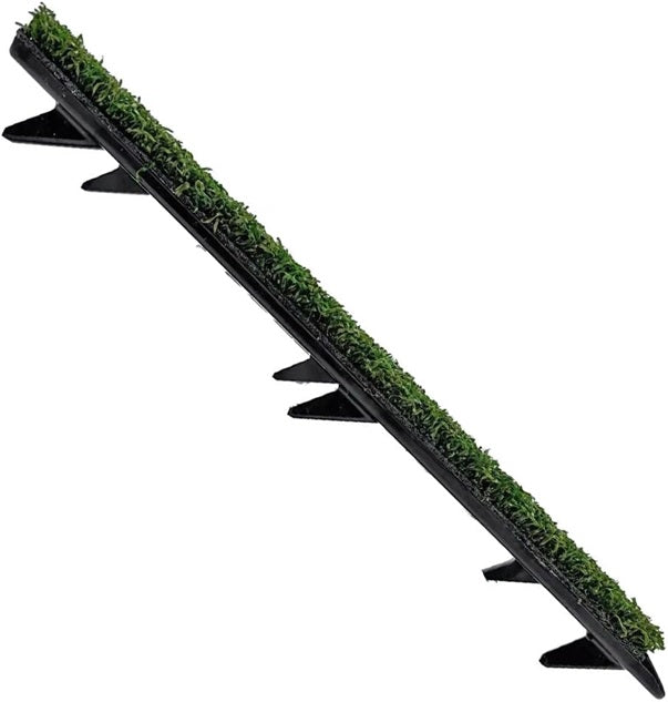 Spurk Golf Mat Short Pile side view onf ground spikes